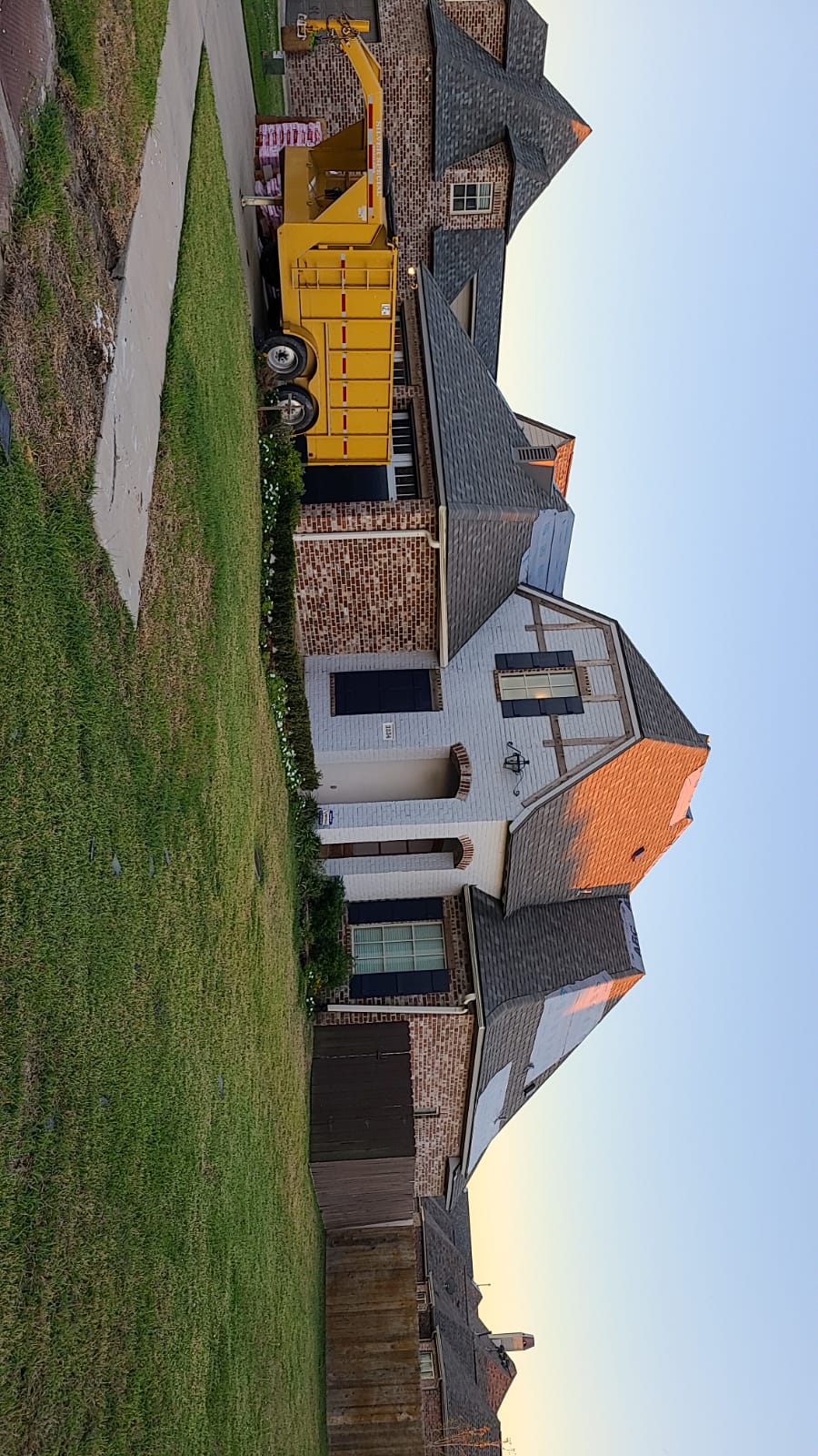 M&M Star Roofing Image